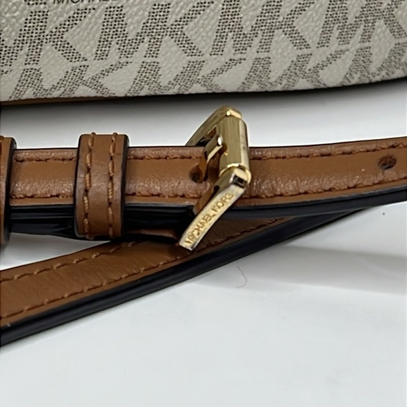 Michael Michael Kors Jet Set White Brown Logo Zip Camera Crossbody Bag - Picture 3 of 13